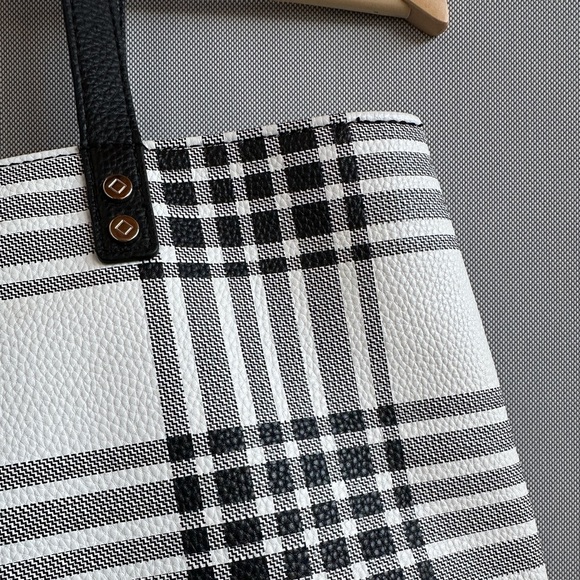 Thirty-One | Buffalo Check Plaid Large Tote Bag | Faux Leather Shoulder Bag - Picture 4 of 11